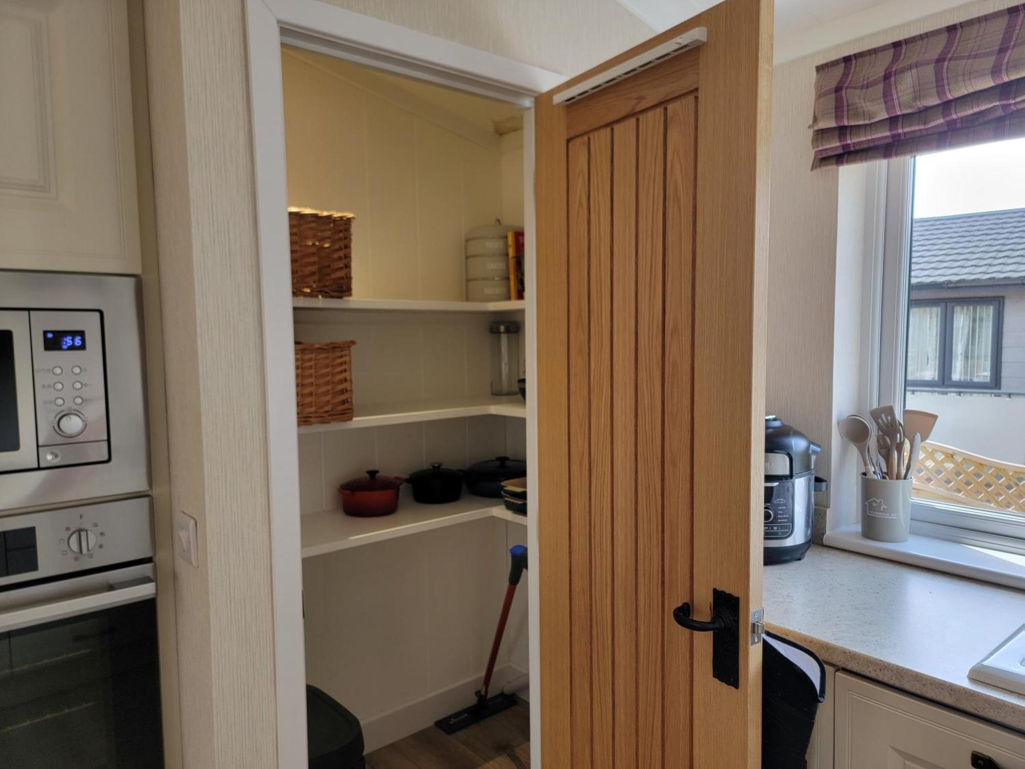 Holiday home Stunning Luxury 2-bed In Routh With Hot Tub *