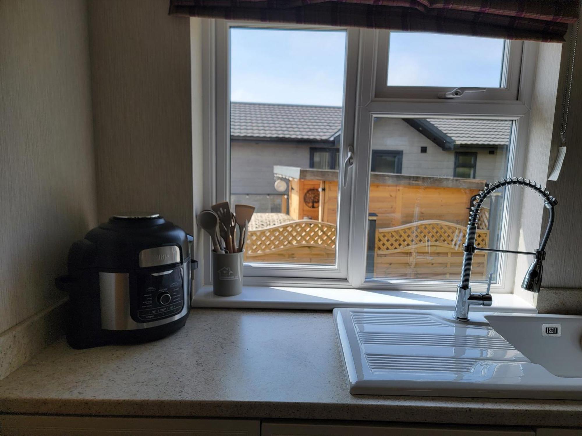 Stunning Luxury 2-bed In Routh With Hot Tub Beverley