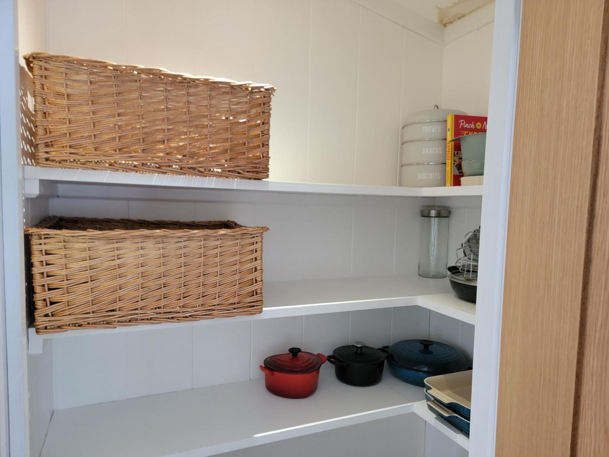 Stunning Luxury 2-bed In Routh With Hot Tub Holiday home *