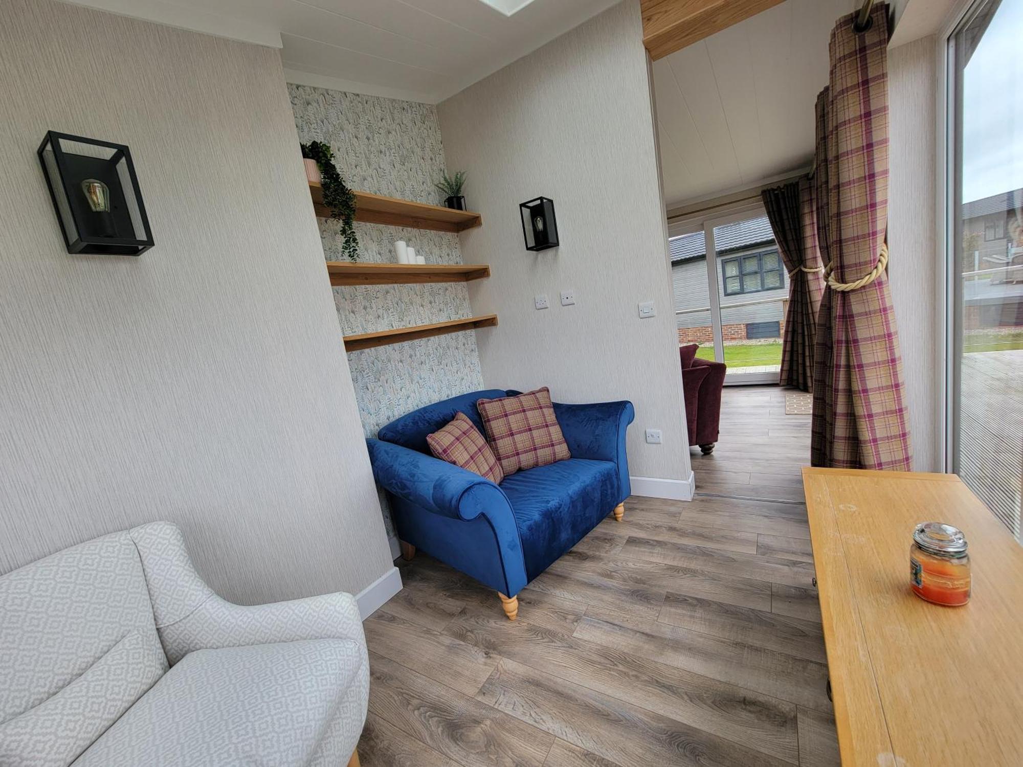 Stunning Luxury 2-bed In Routh With Hot Tub