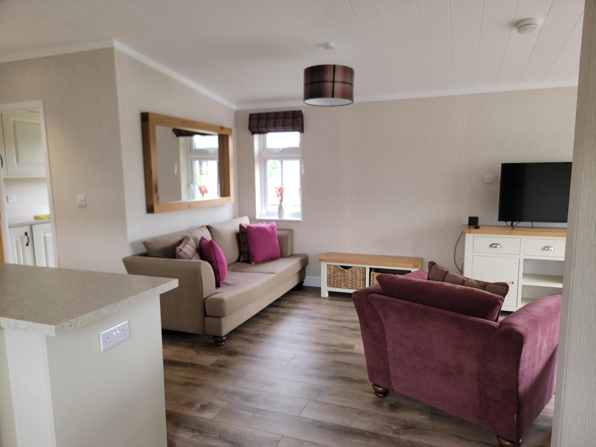 Stunning Luxury 2-bed In Routh With Hot Tub Holiday home *
